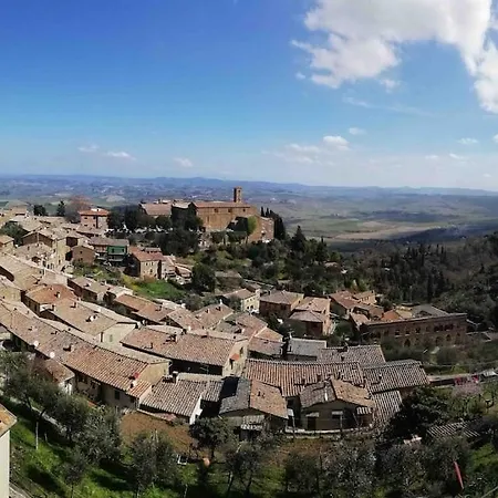 Historic Center Apartment With Private Garage Montalcino Exterior photo